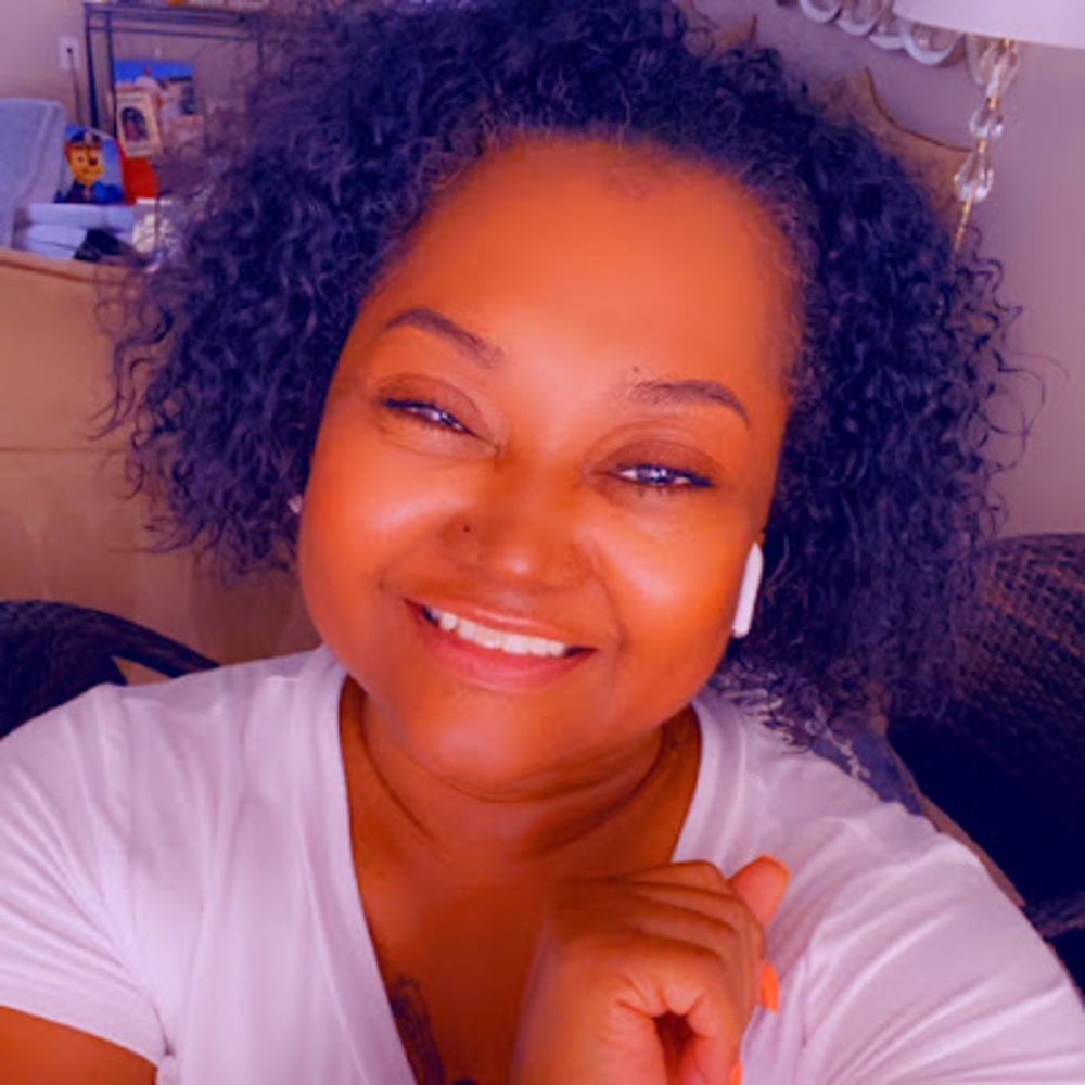 Meet your Posher, Angelique